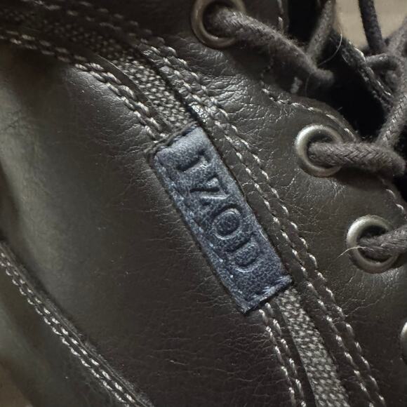 IZOD Men\'s‎ Kirk Chukka Dark Gray Faux Leather Lace Up Boots Size 8.5 Vegan